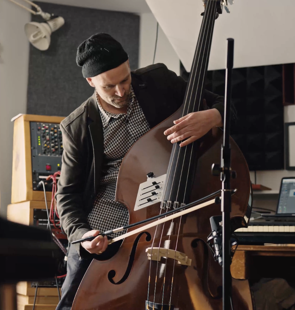 Tim Lea Young with his halldorobass